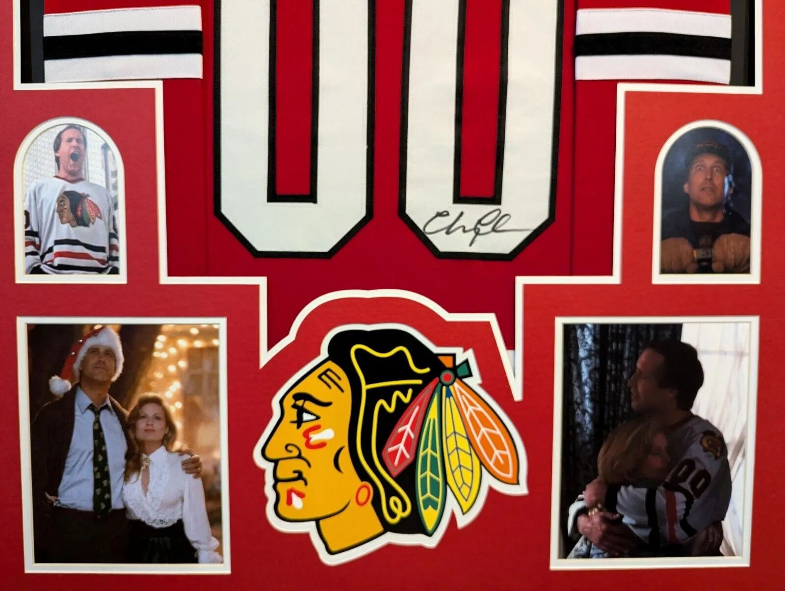 FRAMED CHICAGO BLACKHAWKS XMAS VACATION CHEVY CHASE SIGNED JERSEY BECKETT COA