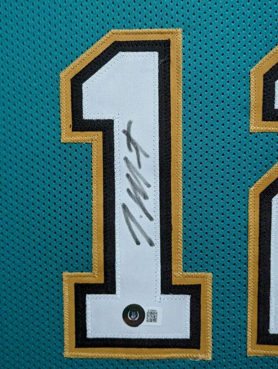 FRAMED MEMPHIS GRIZZLIES JA MORANT AUTOGRAPHED SIGNED JERSEY BECKETT HOLO