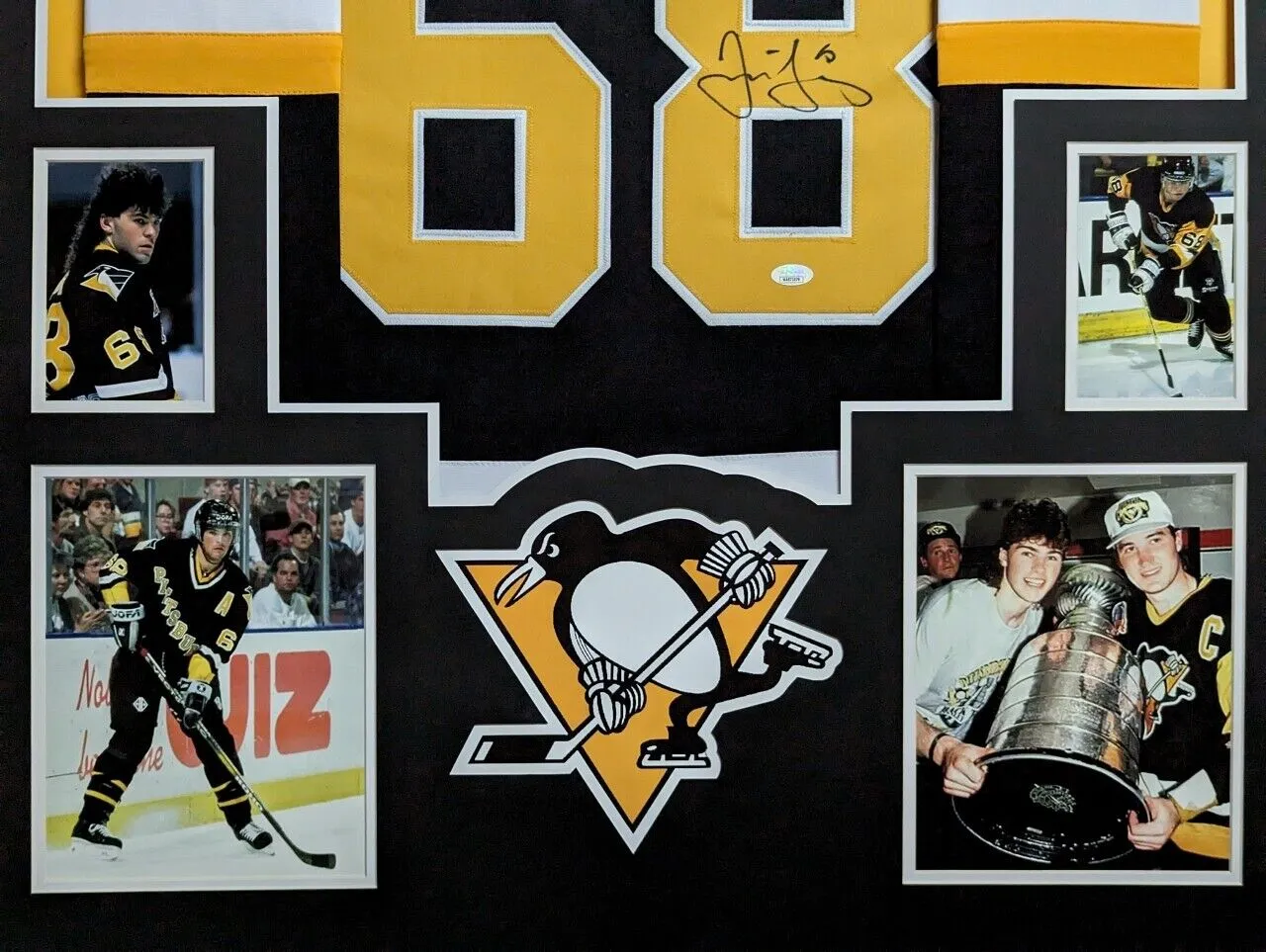 FRAMED PITTSBURGH PENGUINS JAROMIR JAGR AUTOGRAPHED SIGNED JERSEY JSA COA