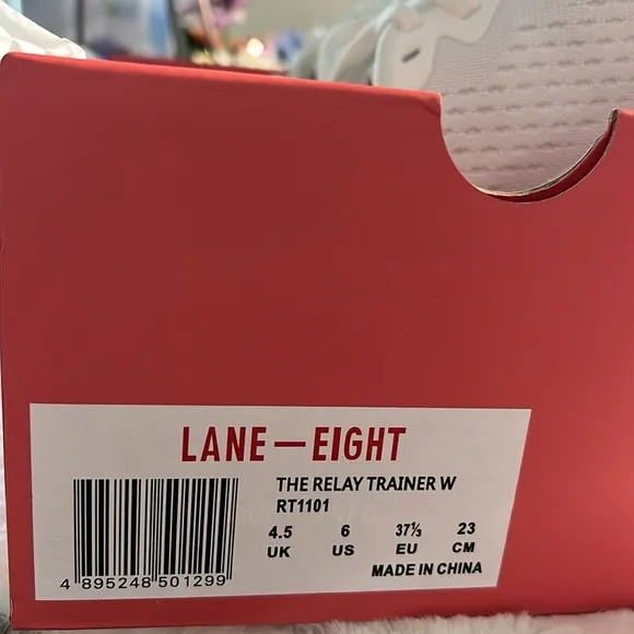 NIB Lane Eight Relay Trainer Sneaker Size 6 MSRP $150
