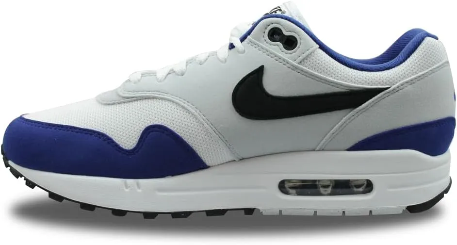 NIKE Men's Sneaker