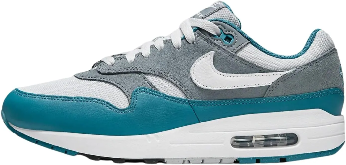 NIKE Men's Sneaker